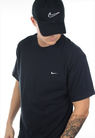 VINTAGE NIKE SMALL LOGO T SHIRT TEE