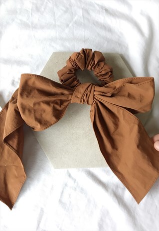 FABRIC BOW TIE SCRUNCHIE