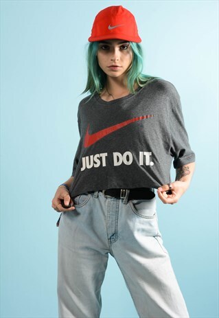 VINTAGE NIKE CROP T-SHIRT