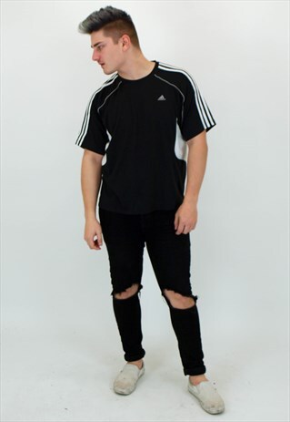 VINTAGE ADIDAS T-SHIRT