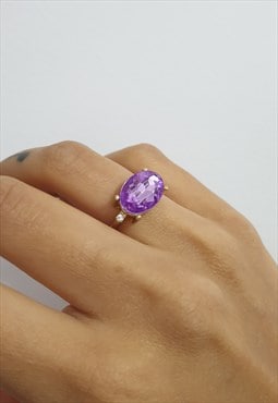 Purple Oval Gem Stone Ring w Gold Band