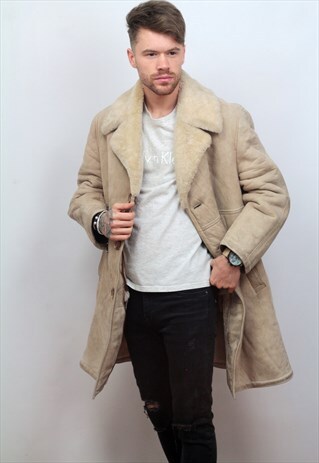 1970'S VINTAGE LONG LENGTH SHEEPSKIN/SHEARLING COAT IN CREAM