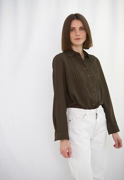Vintage dark green shirt with delicate embroideries 