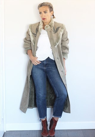 VINTAGE 1980S PALE GREEN SHEARLING SHEEPSKIN COAT