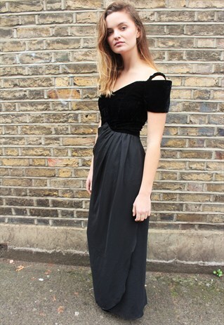 1980'S BLACK EVENNG GOWN