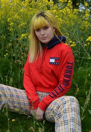 tommy flag cropped sweatshirt