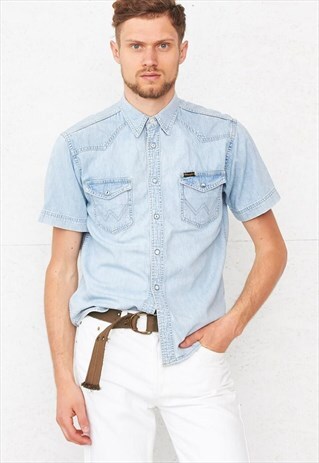 VINTAGE LIGHT BLUE WRANGLER SHORT SLEEVE DENIM SHIRT