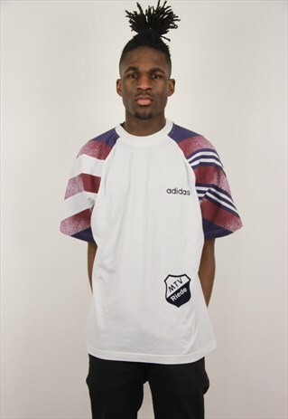 VINTAGE ADIDAS TSHIRT