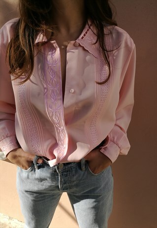VINTAGE 90S EMBROIDERED BUTTON UP SHIRT IN PASTEL PINK