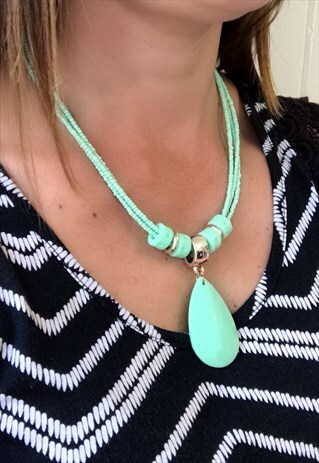 GREEN BEADED SUMMER NECKLACE