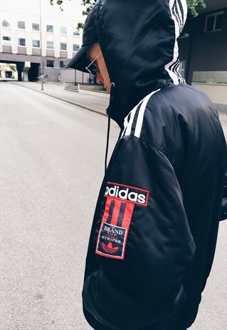 VINTAGE 90S BLACK PADDED ADIDAS JACKET WITH HOOD