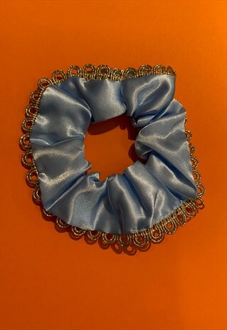 VINTAGE SCRUNCHIE