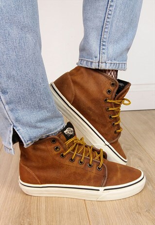 VINTAGE 90'S UNISEX VANS LEATHER HI TOPS TRAINERS / BOOTS