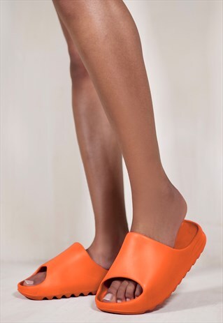 Kourtney sliders with rubber sole in tangerine orange