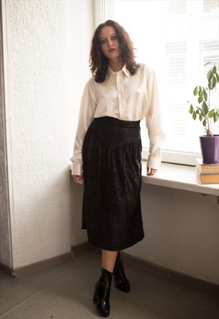 VINTAGE 80'S BLACK VELVET MIDI SKIRT