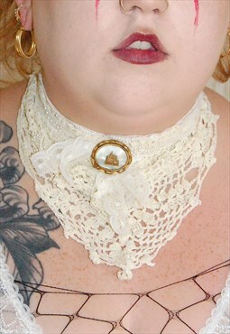 Gothic White Lace Vampire Choker With Gold Brooch Adjustable