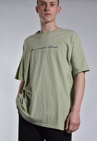 VINTAGE 90S EMBROIDERED SOUVENIR T-SHIRT
