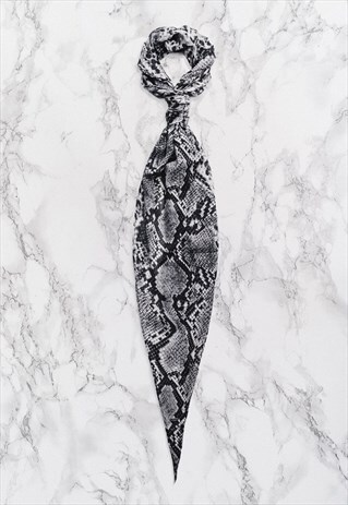 MENS BLACK/WHITE SNAKE SKIN PRINT THIN DETAIL SCARF