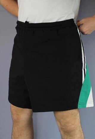 VINTAGE ADIDAS SHORTS IN BLACK WITH POCKETS, EMBROIDERED LOG