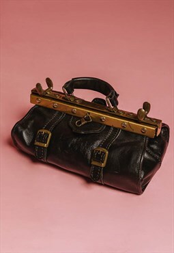 Vintage bag with buckle details