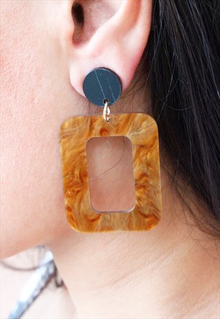 TAN LARGE GEOMETRIC RECTANGLE ACRYLIC DROP DANGLE EARRINGS