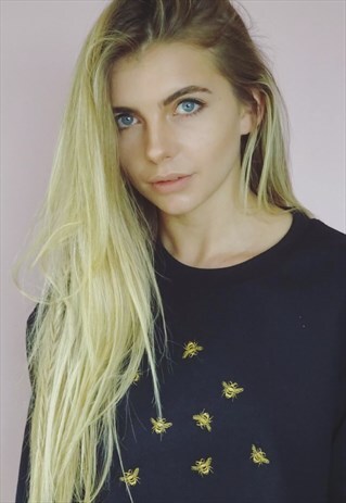 OVERSIZED UNISEX SWEATSHIRT IN BLACK WITH BEE EMBROIDERY