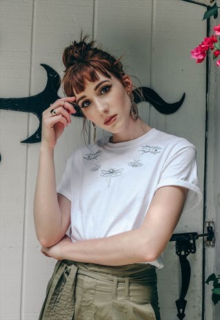 BUG COLLAR EMBROIDERED WHITE T-SHIRT