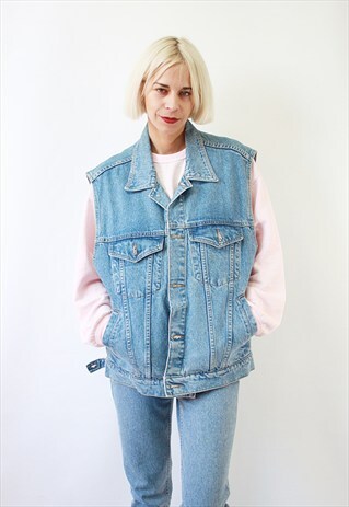 VINTAGE 90'S DENIM WAISTCOAT WITH POCKETS.