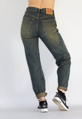 VINTAGE 90'S GRUNGE "DIRTY" WASH LEVI'S BOYFRIEND JEANS