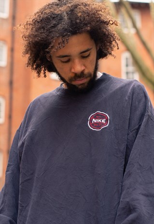 VINTAGE 90S NIKE SPELLOUT SWEATSHIRT IN NAVY