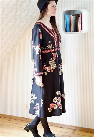 BROWN VINTAGE DRESS WITH PINK FLOWERS