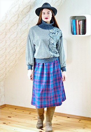 GREY TURTLENECK JUMPER