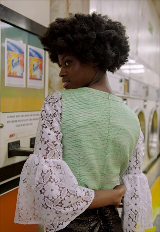 70'S MINT TOP WITH WHITE RUFFLE LACE ARMS