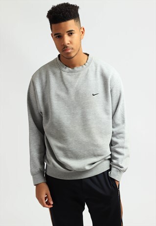 VINTAGE NIKE SWEATSHIRT