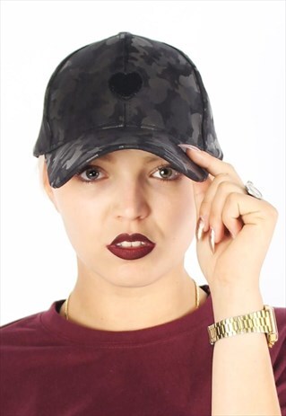 CAP BLACK MILITARY WITH HEART PATCH