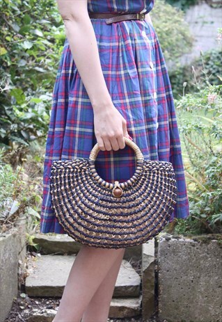 VINTAGE 1970S BLUE WOVEN STAW BASKET RAFFIA BAG