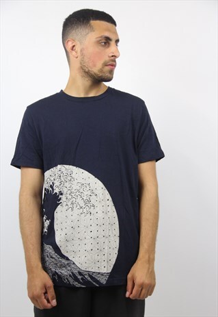 VINTAGE HUGO BOSS NAVY ILLUSTRATED T-SHIRT