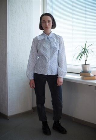 VINTAGE 70S WHITE/LIGHT BLUE PATTERNED SHIRT