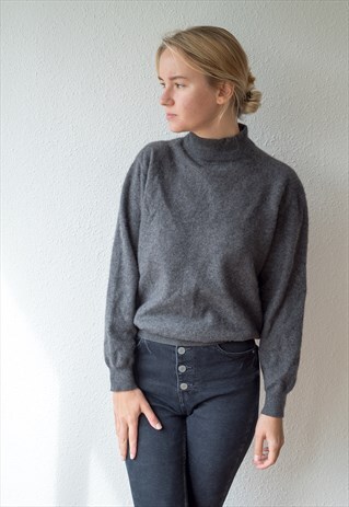 BARNEYS GREY CASHMERE SWEATER