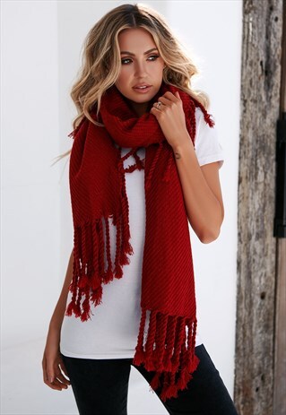 RED CHUNKY KNIT SCARF WITH TASSELS