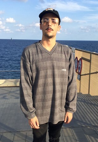 VINTAGE BLACK AND WHITE 80S JUMPER