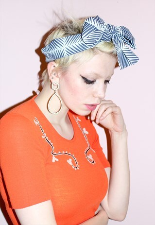 70S VINTAGE WHITE & BLUE PRINT NAUTICAL HEAD PIECE/TIE/BOW