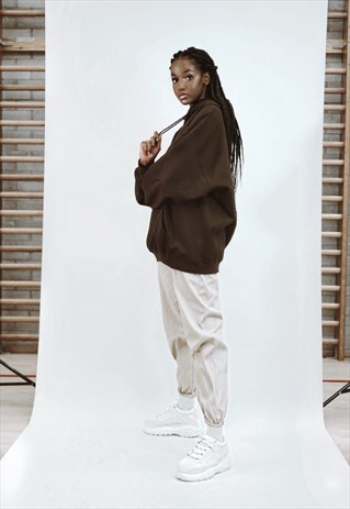 "BETWEEN SEASONS" EMBROIDERED OVERSIZED HOODY IN CHOCOLATE