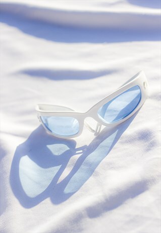 WHITE BLUE WRAP AROUND NARROW SUNGLASSES