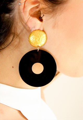BLACK STATEMENT EARRINGS