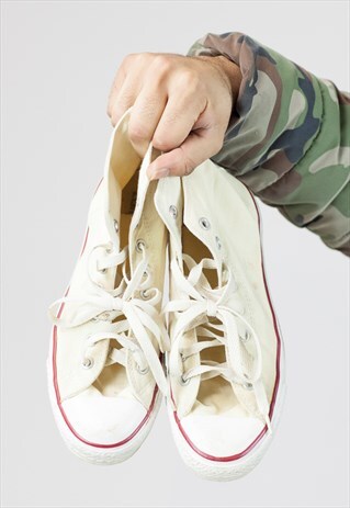 VINTAGE CONVERSE CREAM TRAINERS