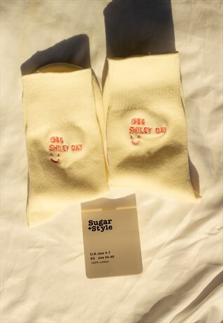 PINK SMILEY DATE SOCKS