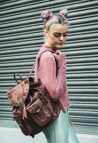 BROWN LEATHER RUCKSACK WITH THICK SUEDE LINING AND POCKETS