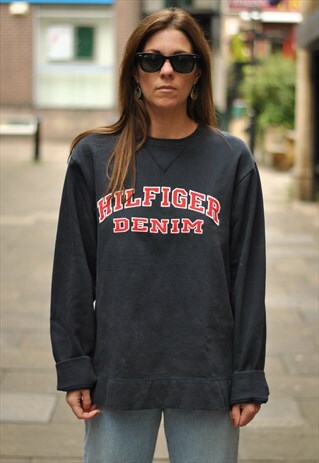 VINTAGE TOMMY HILFIER SPELL OUT SWEATER