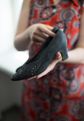 VINTAGE 80'S BLACK SUEDE EMBROIDERED STUDDED SHOES
